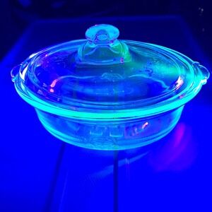 GLASBAKE Vintage Uranium Vaseline Covered Casserole Dish Depression Glass 9"